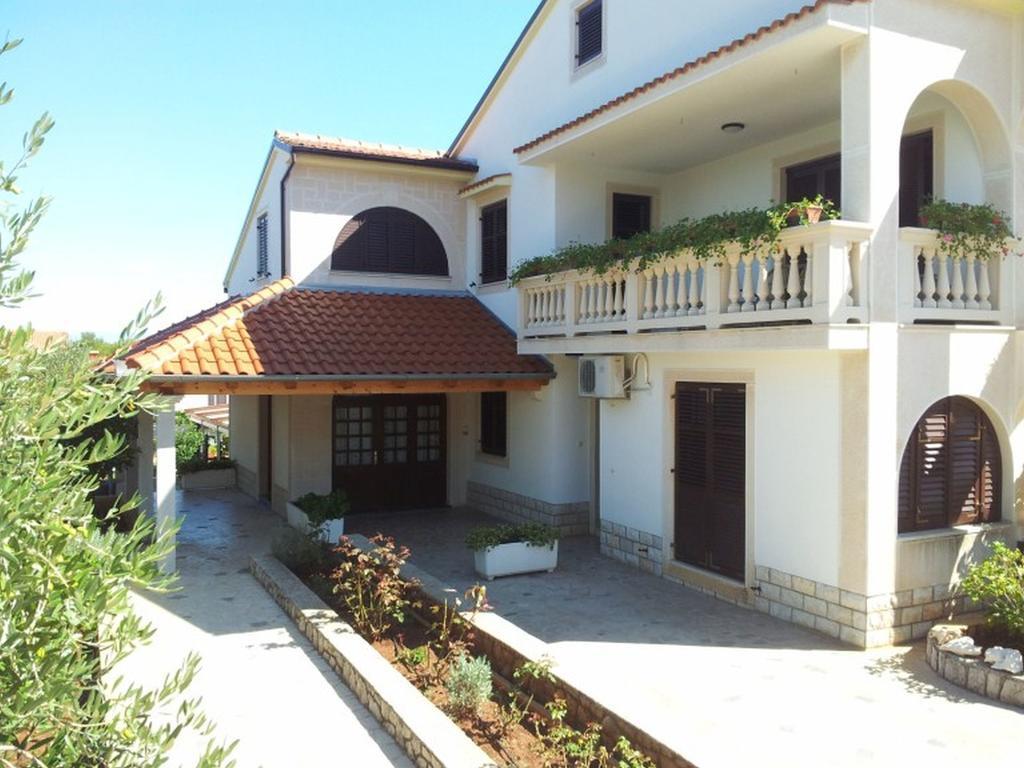 Apartments Franjo Мали-Лошинь Экстерьер фото