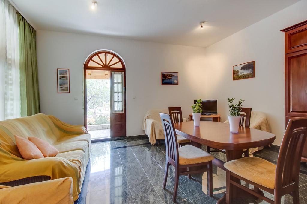Apartments Franjo Мали-Лошинь Номер фото