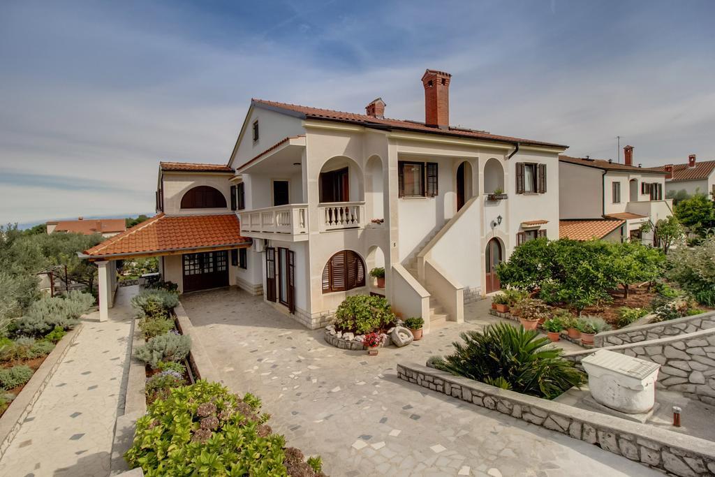 Apartments Franjo Мали-Лошинь Номер фото